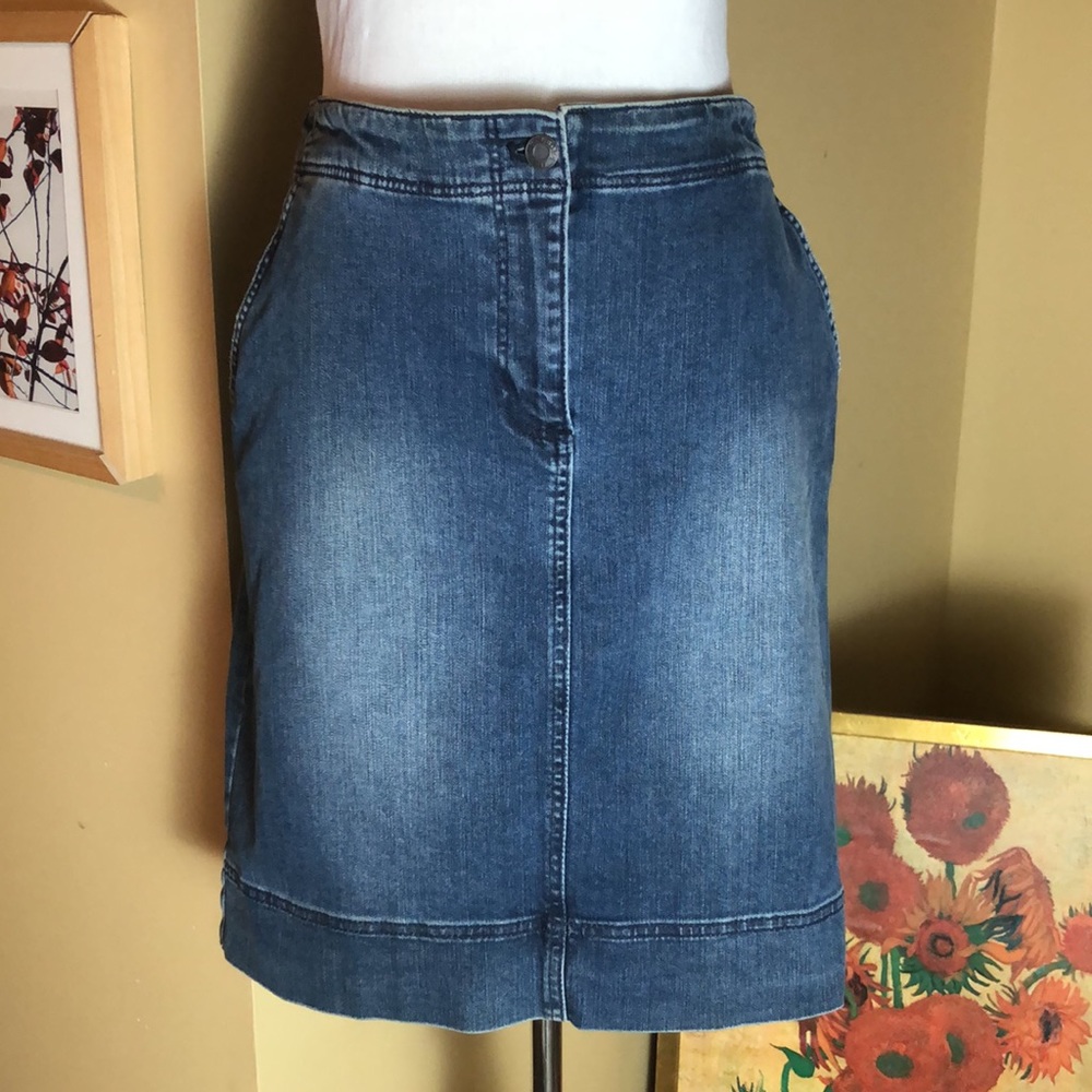 TALBOTS size 10 Stretchy Denim Skirt $108 NEW